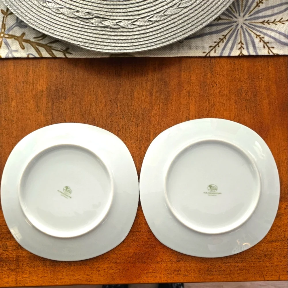 Hutschenreuther Elegant Fruit Design Plates - Set of 2 - Picture 4 of 9